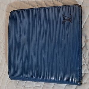 Louis Vuitton Epi Billfold wallet
